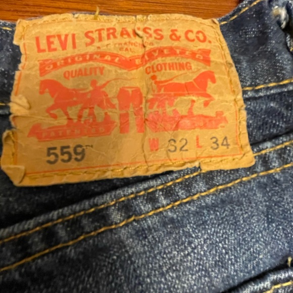 Levi’s 559 blue jeans- 32x34 - Picture 8 of 12